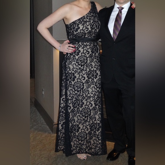 Vivian Diamond Dessy Collection one shoulder lace evening gown - Picture 4 of 4